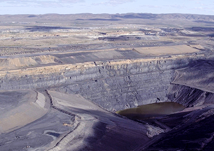 Figure 2 Aerial view over a section of the Main Series pit. (Courtesy of Flinders Power; photo 416240) Figure 2 Aerial view over a section of the Main Series pit. (Courtesy of Flinders Power; photo 416240)